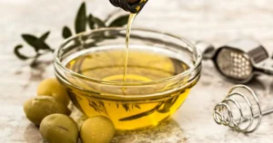 Read more about the article 10 Best Cooking Oils for Hair
